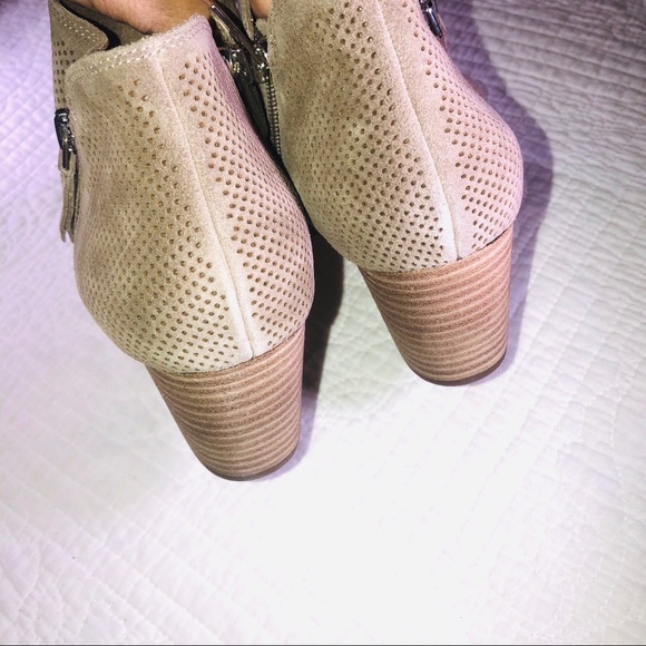 VINCE CAMUTO Nethera Taupe Suede Booties Sz 10 - Picture 7 of 10